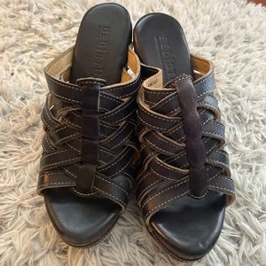 Bed Stu size 7 wedges.
